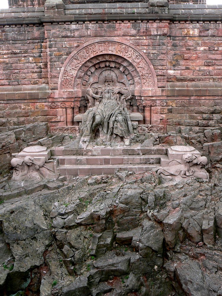 Denkmal für Kaiser Friedrich I. Barbarossa im Kyffhäuser-Gebirge