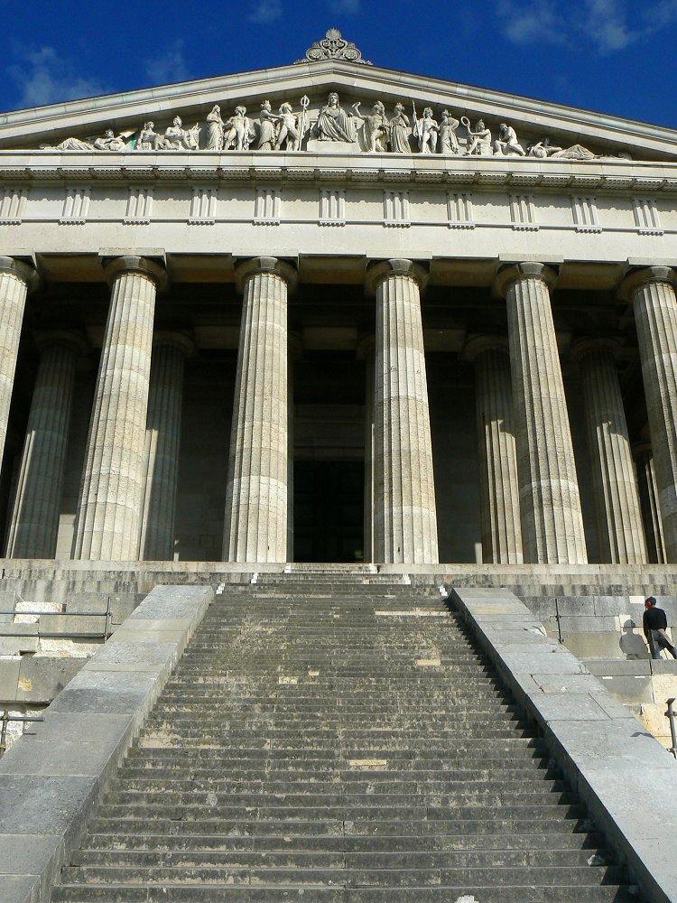 Die Südseite der Walhalla